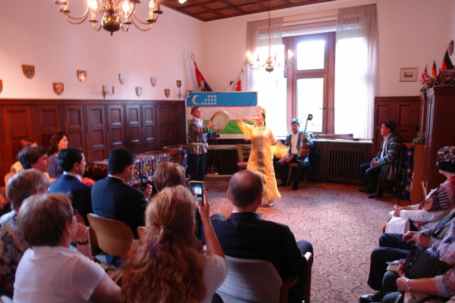 Konzert mit usbekischer Musik und Tanz 2014 dsc07597