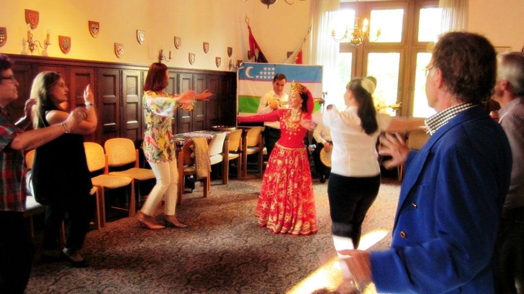 Konzert mit usbekischer Musik und Tanz 2014 img 80391