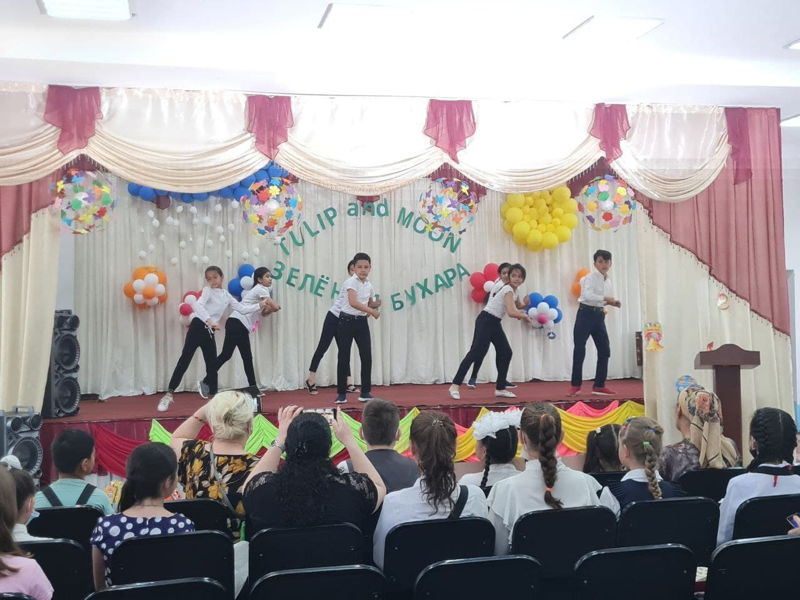 Kinder Malwettbewerb zum Thema "Tulpe und Mond" in Buchara photo 2021 06 05 07 26 24