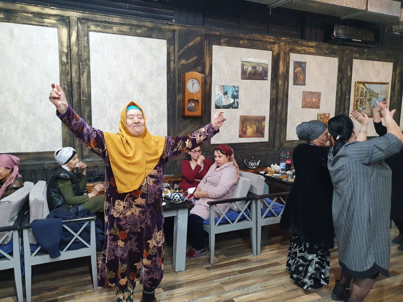 Spendenaktion in Buchara zum Nawruz Fest photo 2022 03 15 19 38 23