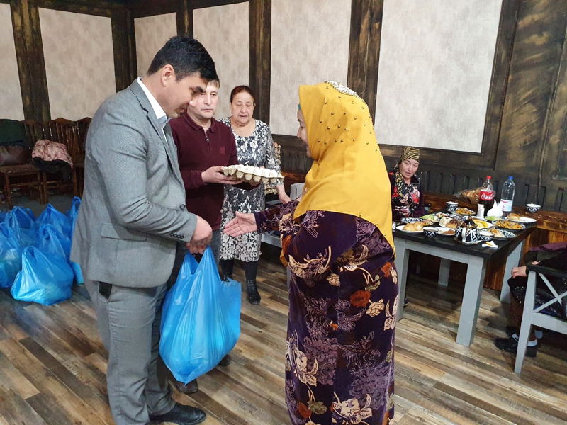 Spendenaktion in Buchara zum Nawruz Fest photo 2022 03 15 19 38 36