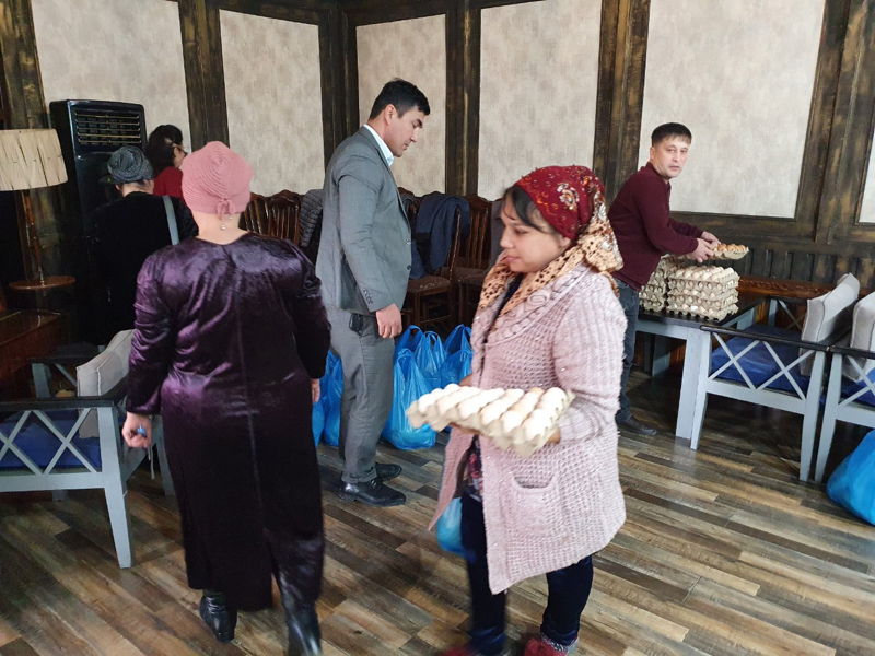 Spendenaktion in Buchara zum Nawruz Fest photo 2022 03 15 19 38 47