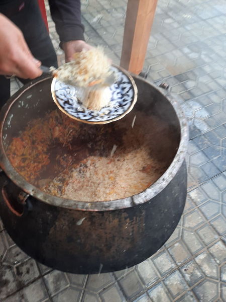 Spendenaktion in Buchara zum Nawruz Fest photo 2022 03 15 19 39 58